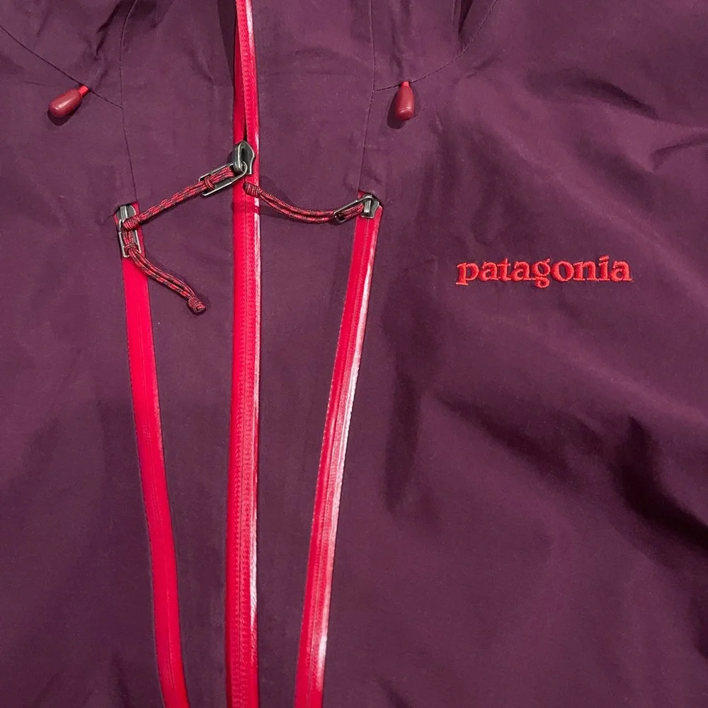 Patagonia Women’s XL Rain Jacket Goretex - Picture 3 of 7